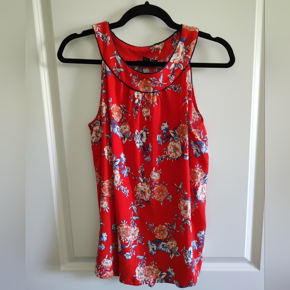 AGB sleeveless ladies top size large